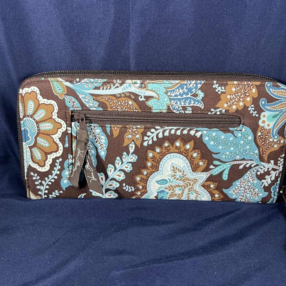 Vera Bradley Wallet Big Blue Brown Floral Quilted Organize Zipper Boho Travel - Picture 4 of 6